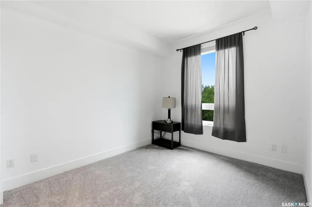 409 B Avenue S Saskatoon SK S7M 5M8