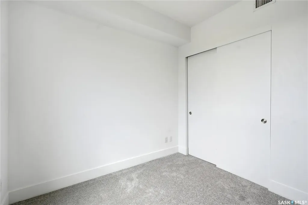 409 B Avenue S Saskatoon SK S7M 5M8