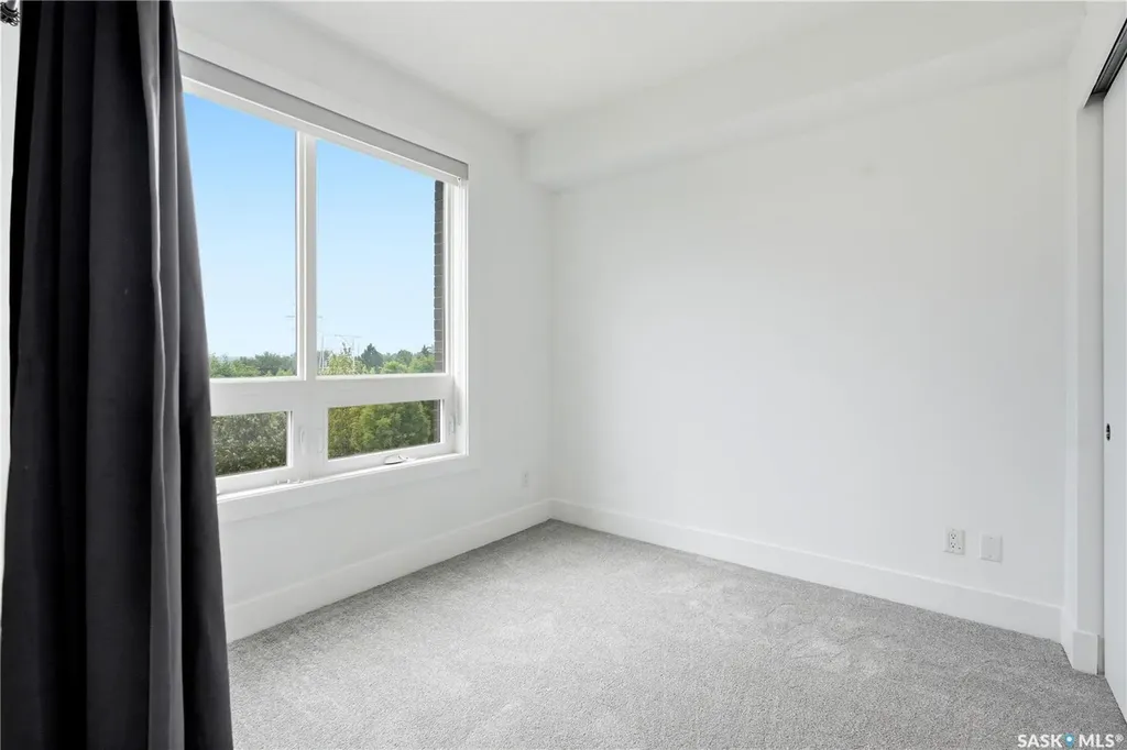409 B Avenue S Saskatoon SK S7M 5M8