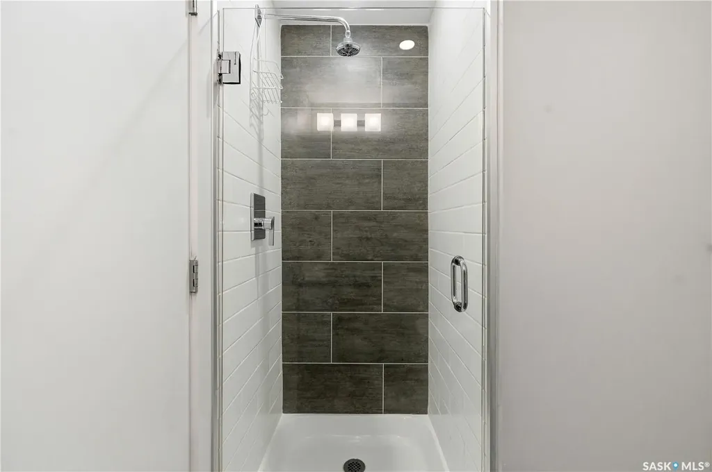 409 B Avenue S Saskatoon SK S7M 5M8