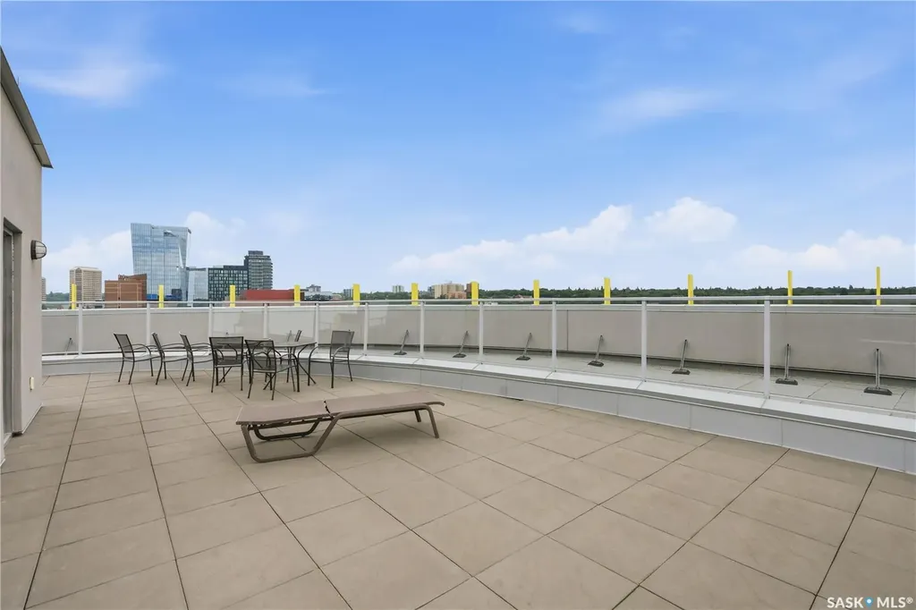 409 B Avenue S Saskatoon SK S7M 5M8