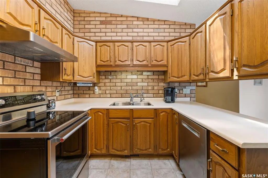 3147 Harding Street Regina SK S4V 1Z1
