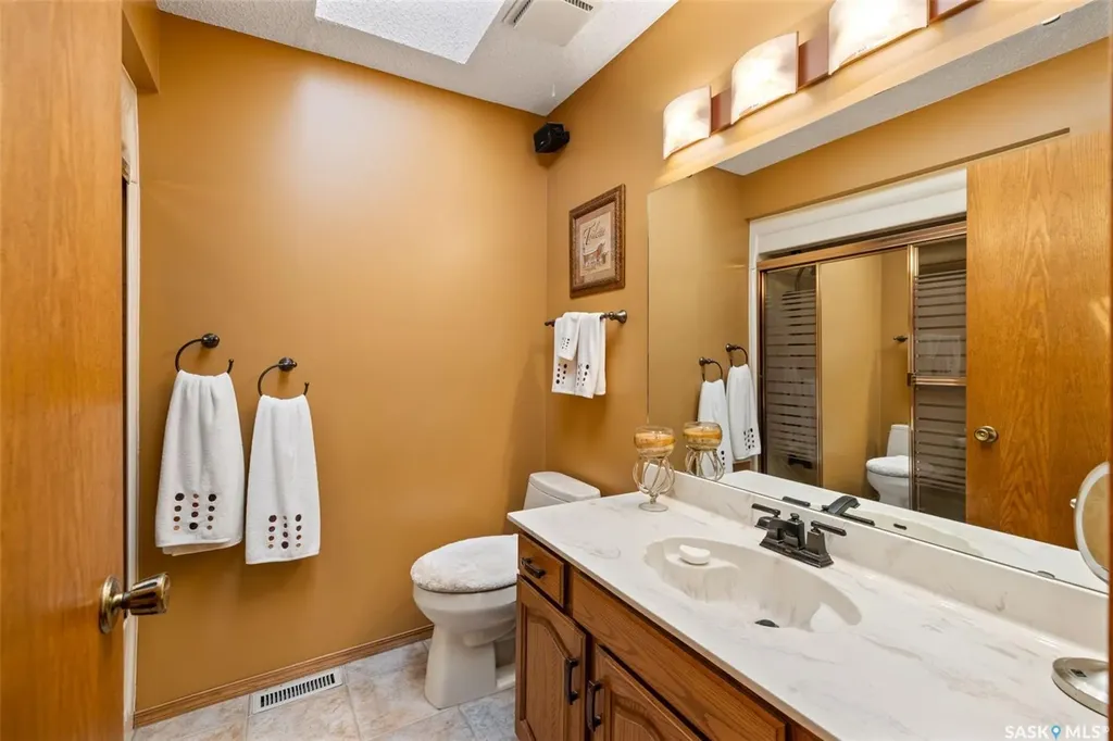 3147 Harding Street Regina SK S4V 1Z1