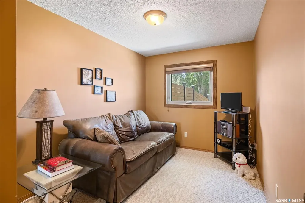 3147 Harding Street Regina SK S4V 1Z1