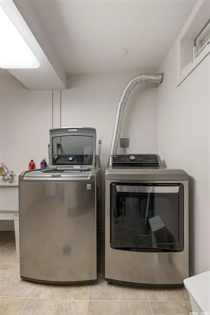 3147 Harding Street Regina SK S4V 1Z1