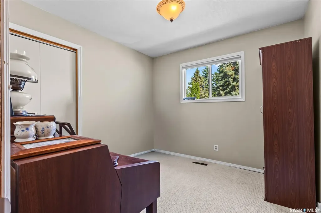 1201 Mckay Drive Prince Albert SK S6V 5V1