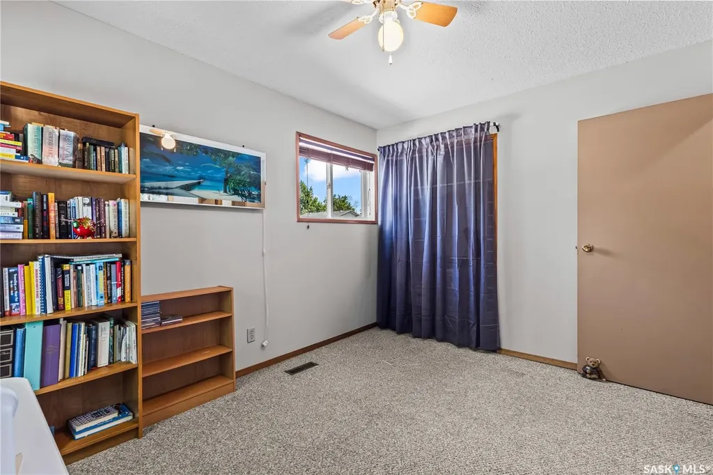 1201 Mckay Drive Prince Albert SK S6V 5V1
