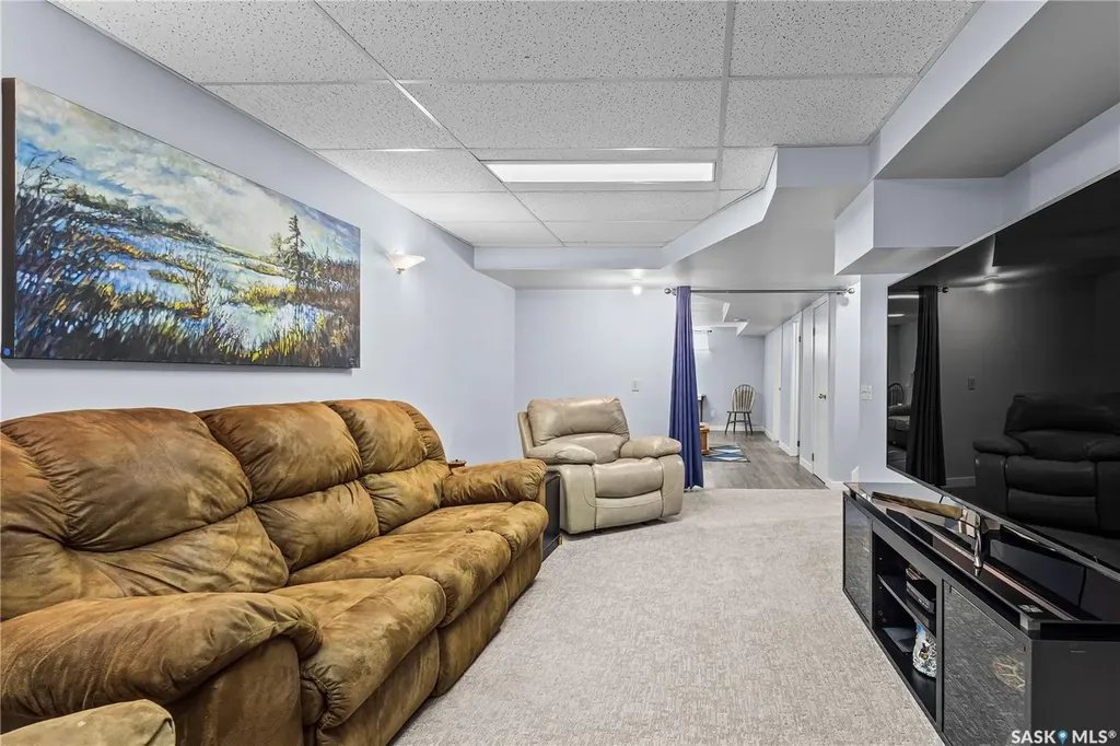 1201 Mckay Drive Prince Albert SK S6V 5V1