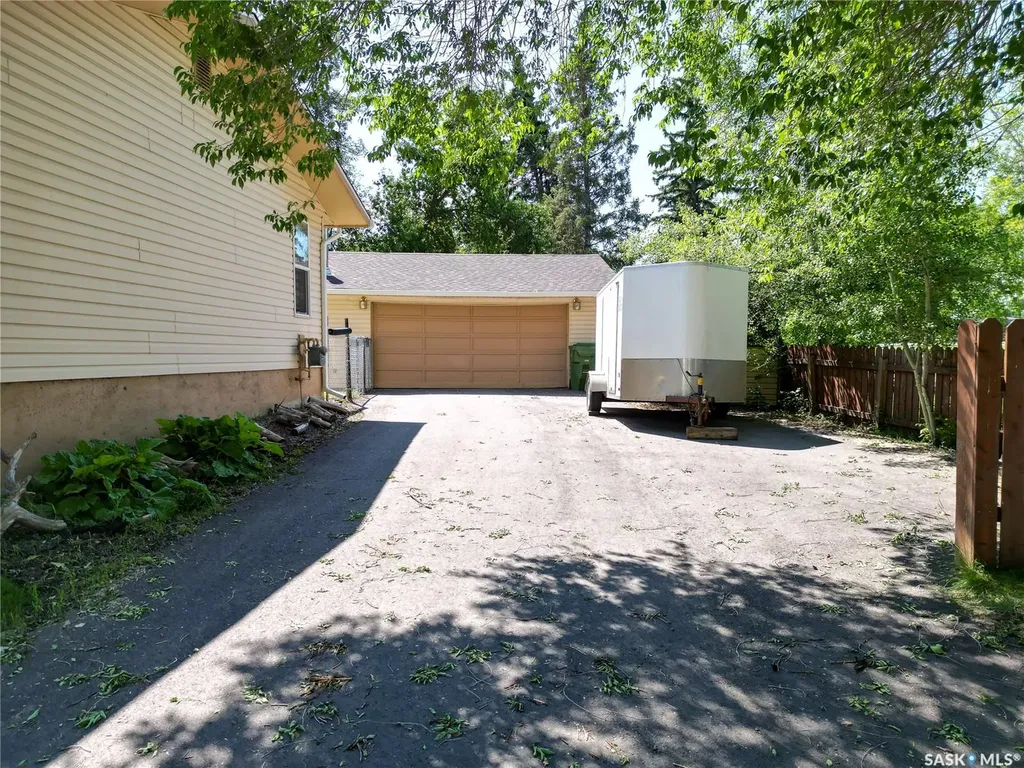 1201 Mckay Drive Prince Albert SK S6V 5V1