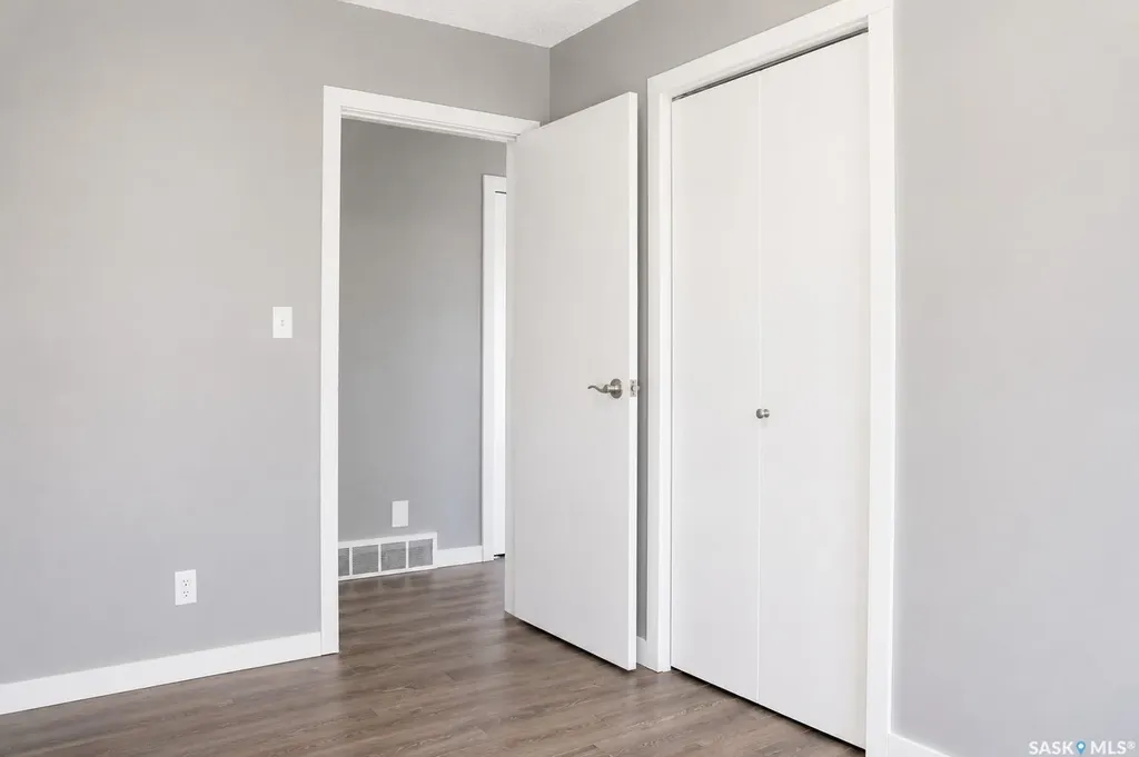 326 3rd Avenue Young SK S0K 4Y0
