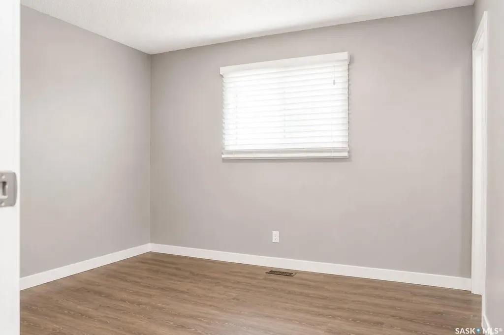 326 3rd Avenue Young SK S0K 4Y0