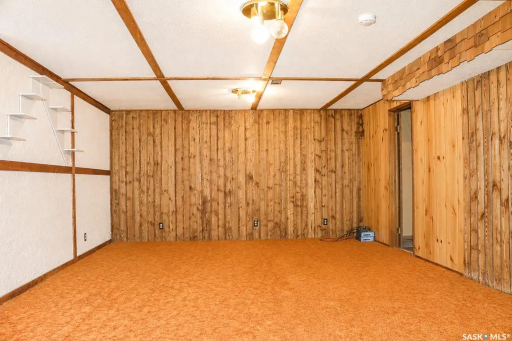 326 3rd Avenue Young SK S0K 4Y0
