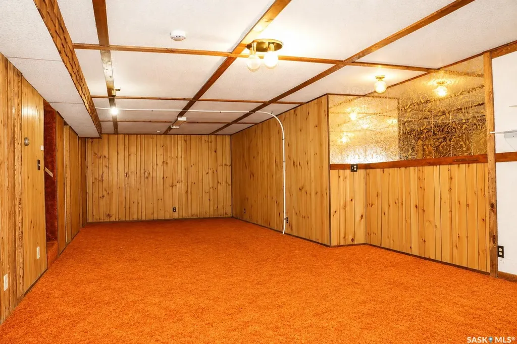 326 3rd Avenue Young SK S0K 4Y0