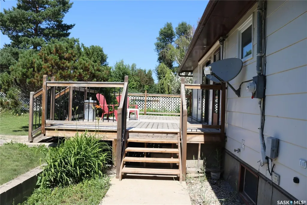 326 3rd Avenue Young SK S0K 4Y0