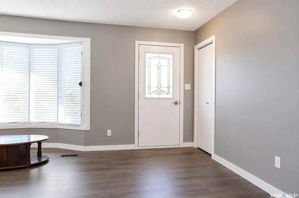 326 3rd Avenue Young SK S0K 4Y0