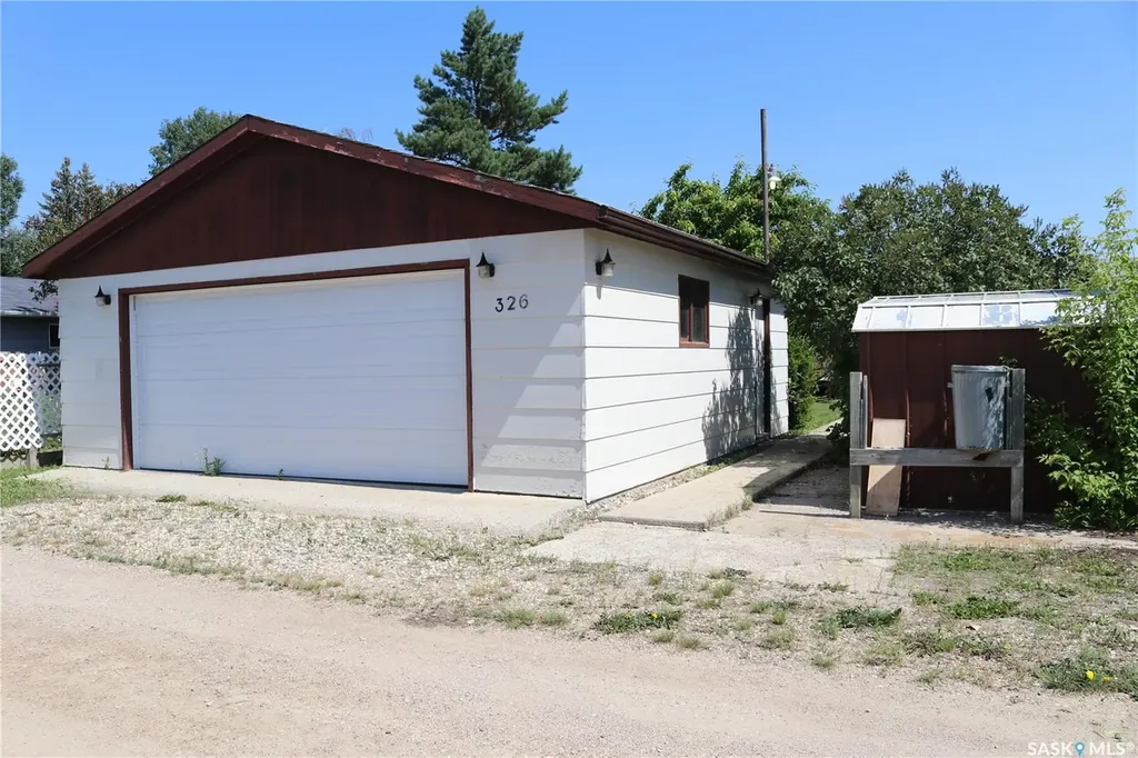 326 3rd Avenue Young SK S0K 4Y0