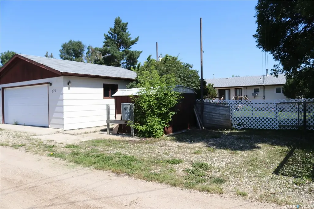 326 3rd Avenue Young SK S0K 4Y0