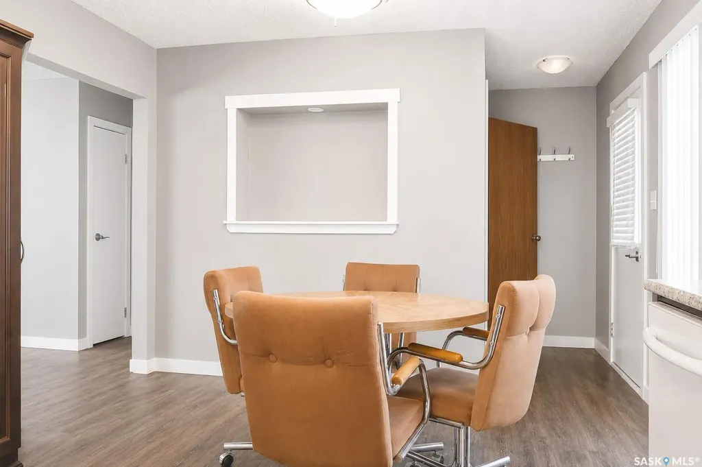 326 3rd Avenue Young SK S0K 4Y0
