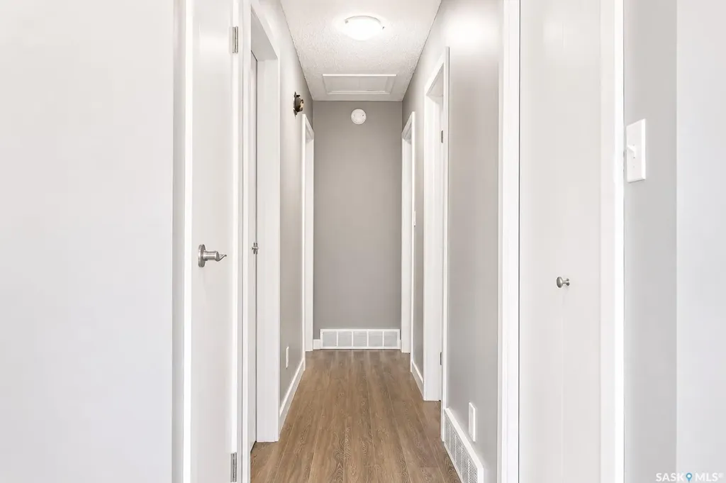 326 3rd Avenue Young SK S0K 4Y0