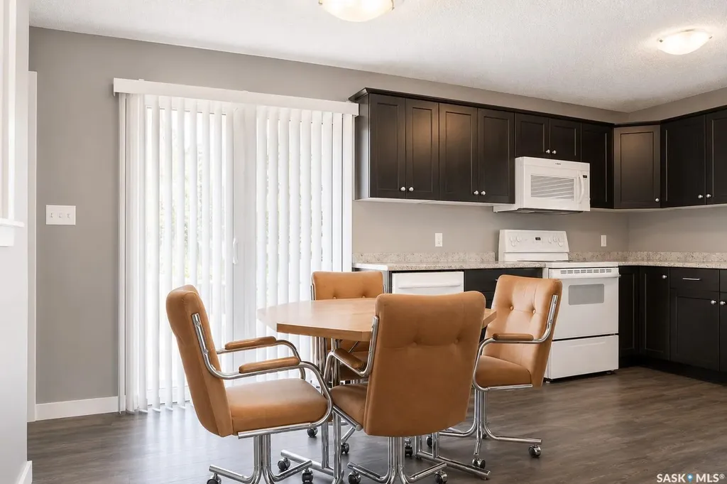 326 3rd Avenue Young SK S0K 4Y0