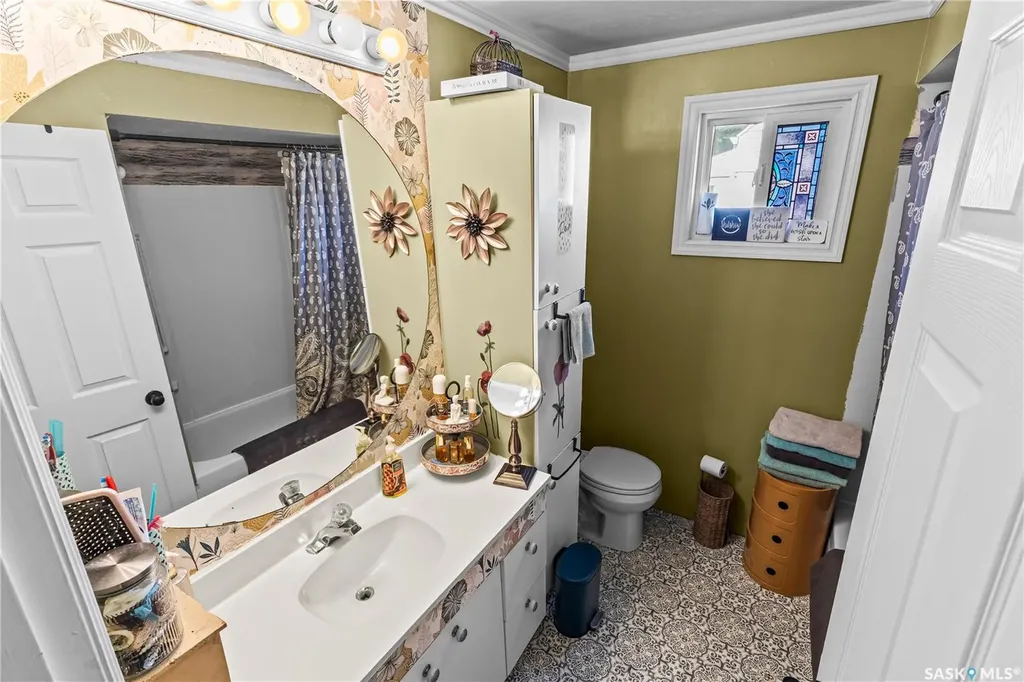 931 4th Street E Prince Albert SK S6V 0K8