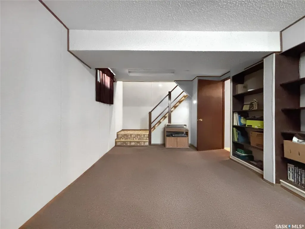 2510 Tomlinson Crescent Saskatoon SK S7L 3N2