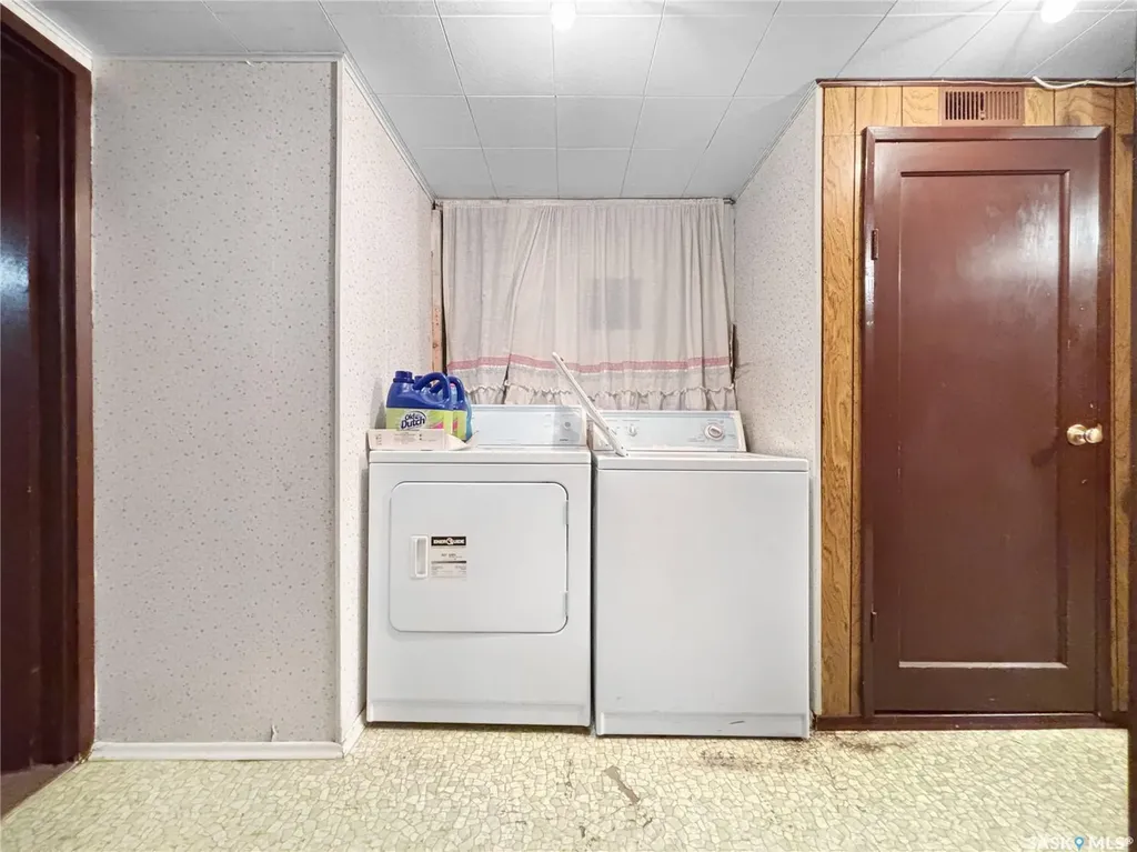 2510 Tomlinson Crescent Saskatoon SK S7L 3N2