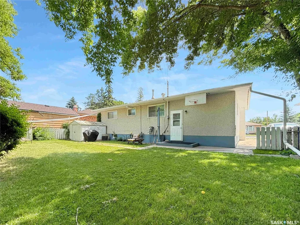 2510 Tomlinson Crescent Saskatoon SK S7L 3N2