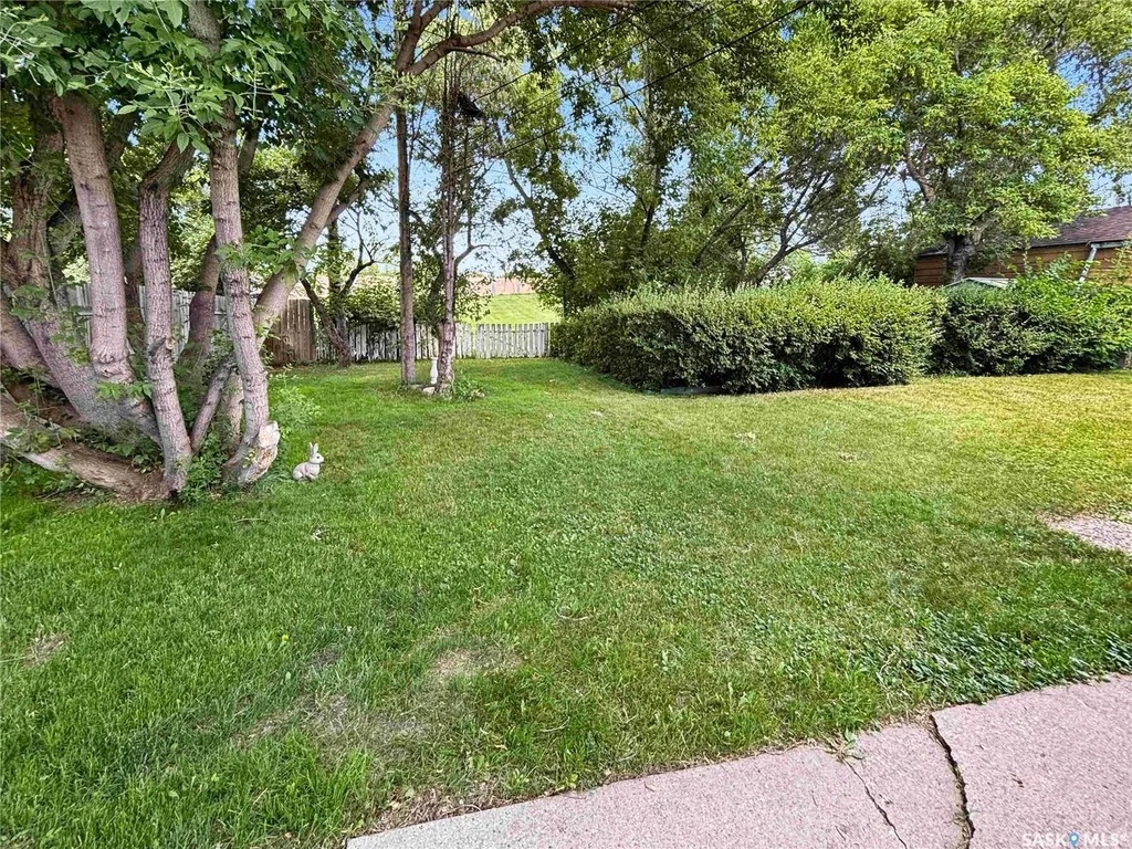 2510 Tomlinson Crescent Saskatoon SK S7L 3N2