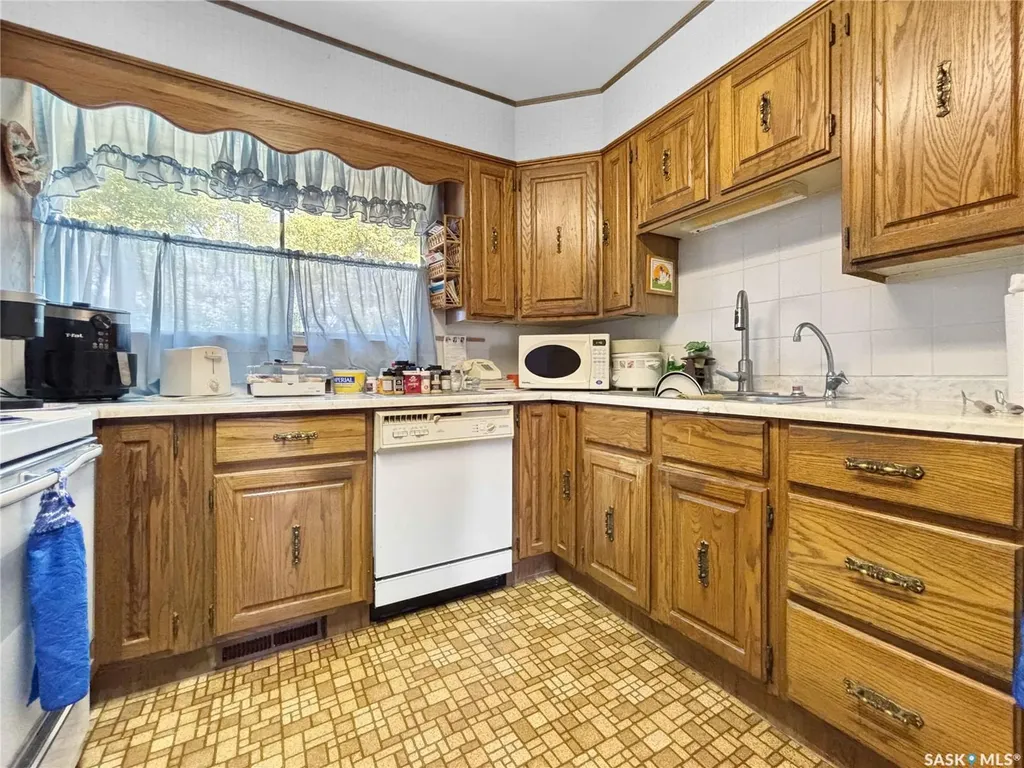 2510 Tomlinson Crescent Saskatoon SK S7L 3N2