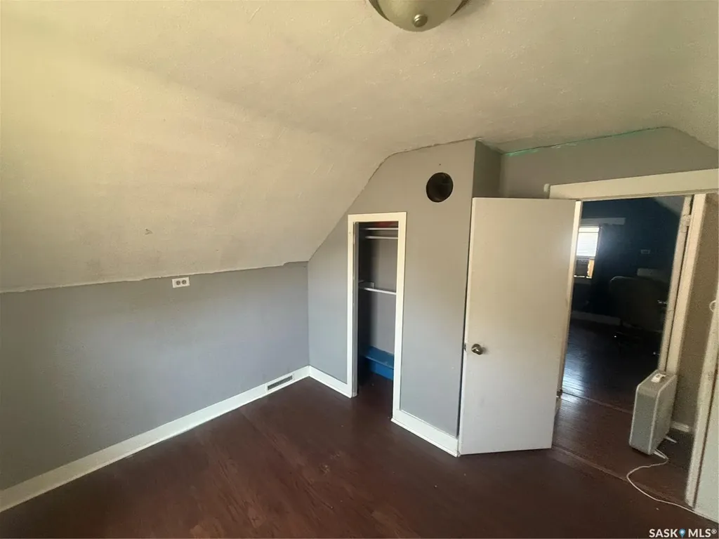 418 4th Avenue E Assiniboia SK S0H 0B0