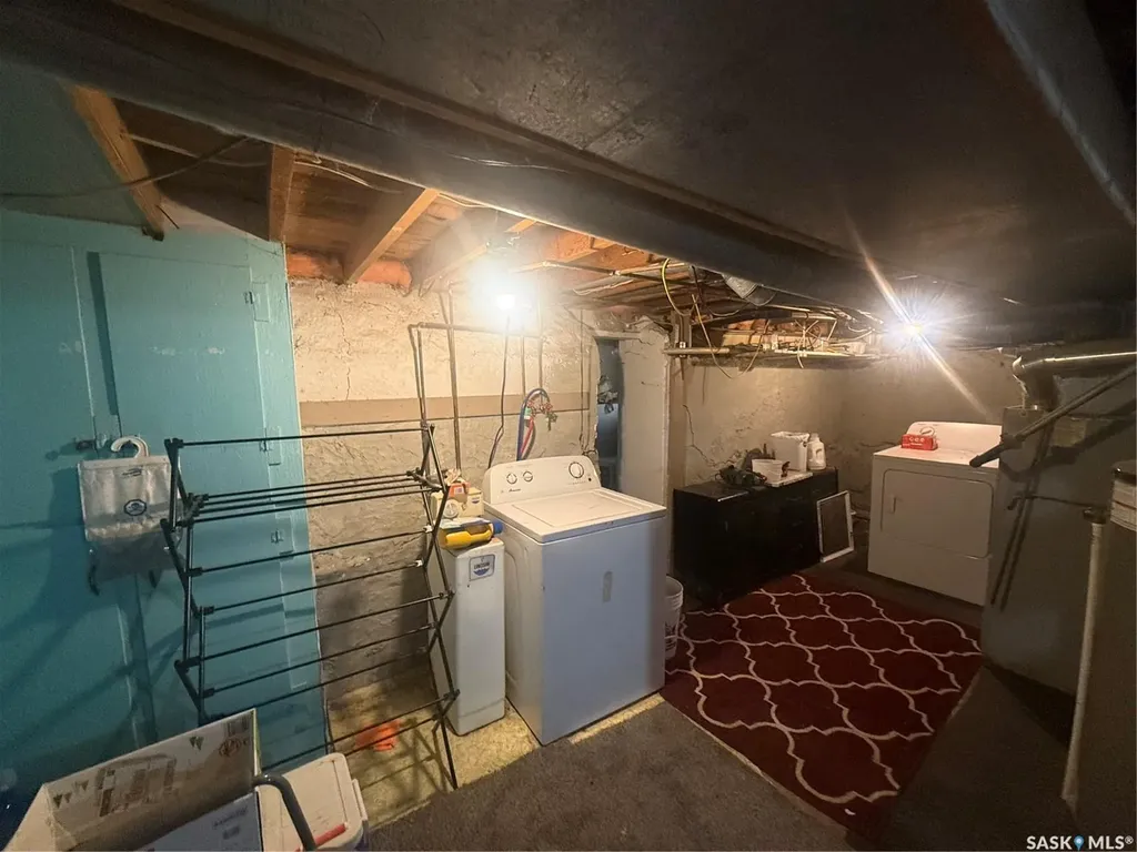 418 4th Avenue E Assiniboia SK S0H 0B0
