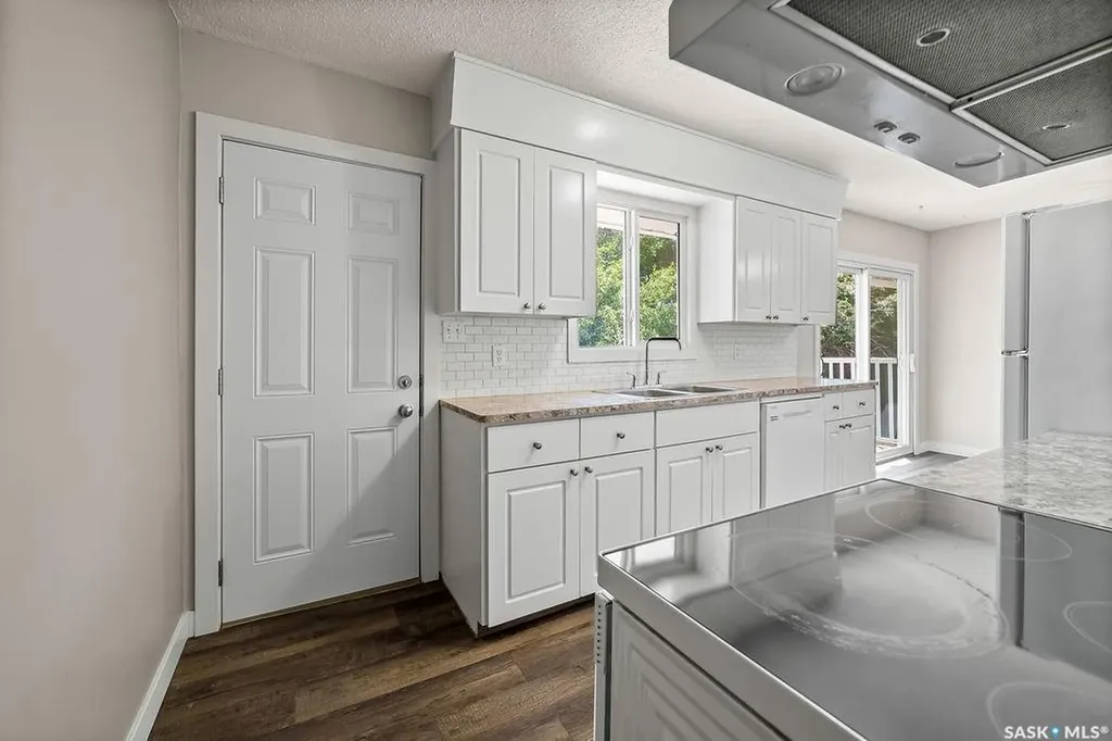 7321 Bowman Avenue Regina SK S4T 6K9