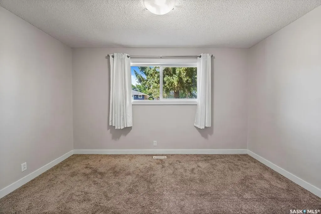 7321 Bowman Avenue Regina SK S4T 6K9