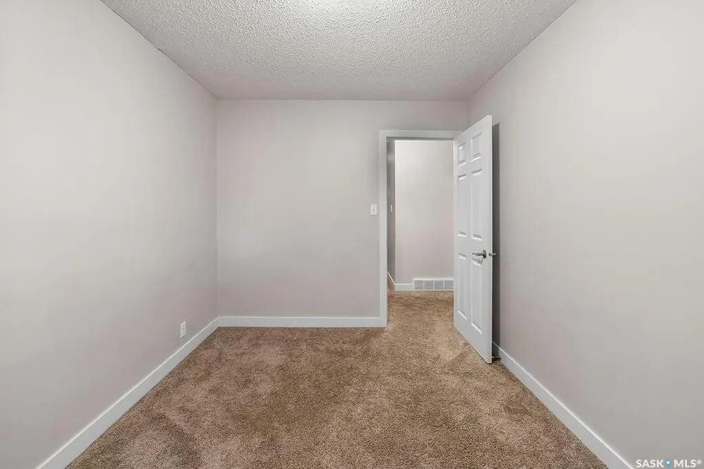 7321 Bowman Avenue Regina SK S4T 6K9