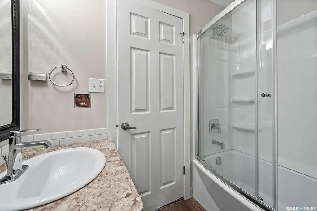 7321 Bowman Avenue Regina SK S4T 6K9