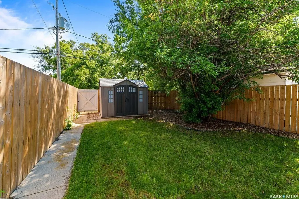 7321 Bowman Avenue Regina SK S4T 6K9