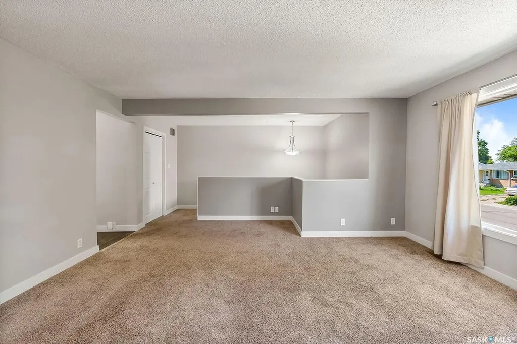 7321 Bowman Avenue Regina SK S4T 6K9