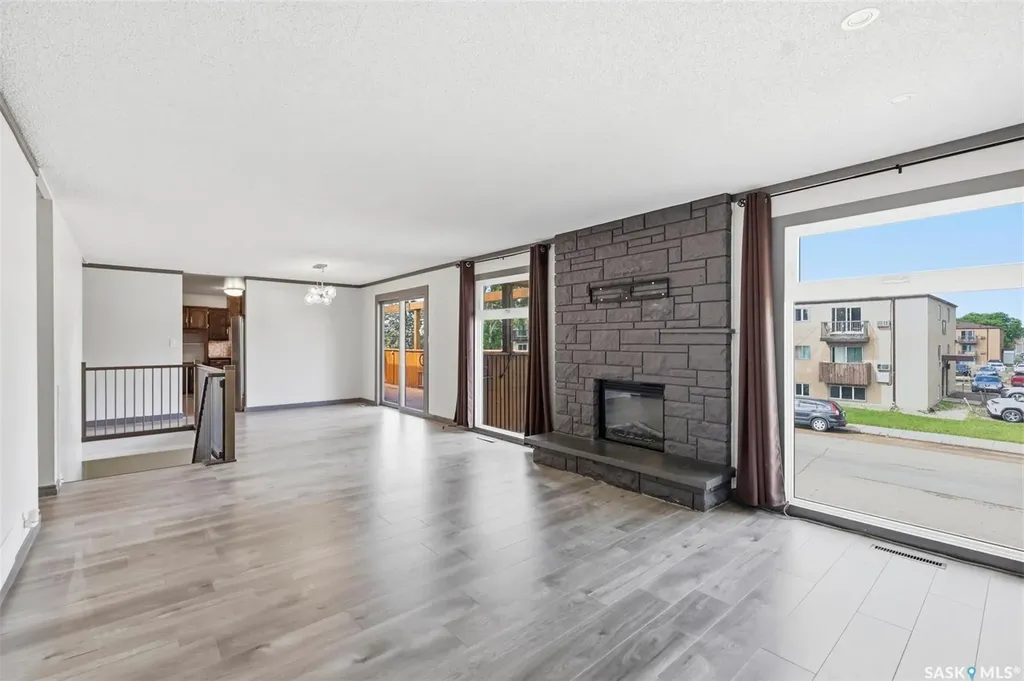 65 Rennie Place Saskatoon SK S7H 4N8