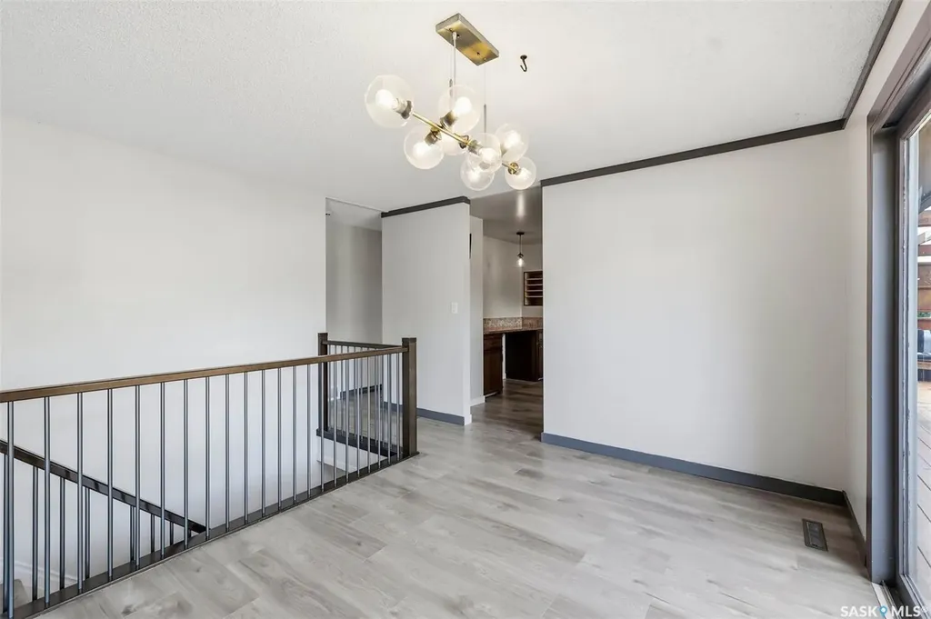 65 Rennie Place Saskatoon SK S7H 4N8