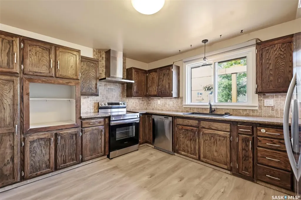 65 Rennie Place Saskatoon SK S7H 4N8