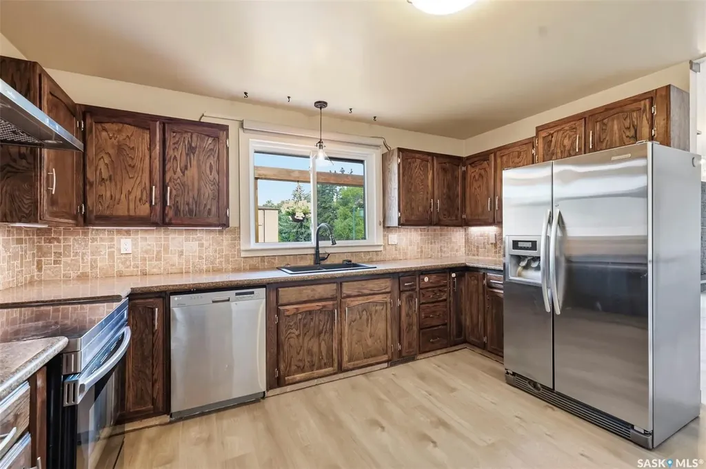 65 Rennie Place Saskatoon SK S7H 4N8