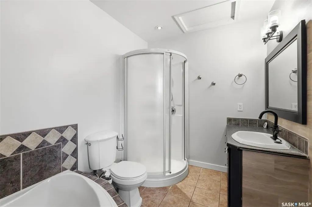 65 Rennie Place Saskatoon SK S7H 4N8