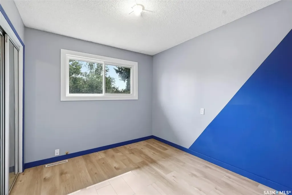 65 Rennie Place Saskatoon SK S7H 4N8