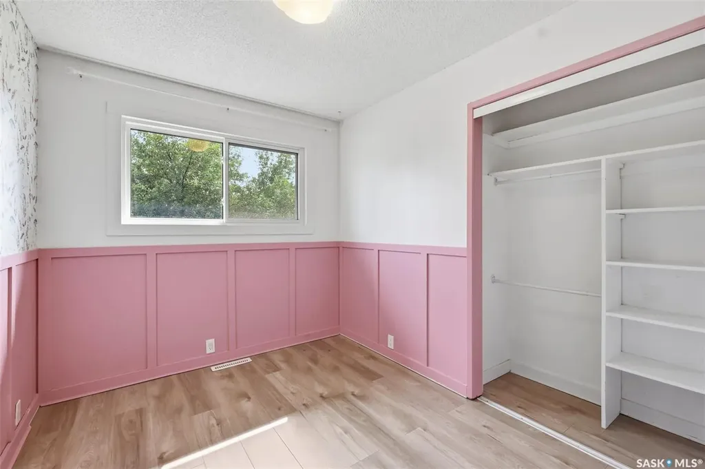 65 Rennie Place Saskatoon SK S7H 4N8