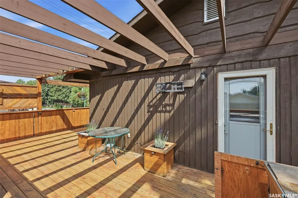 65 Rennie Place Saskatoon SK S7H 4N8
