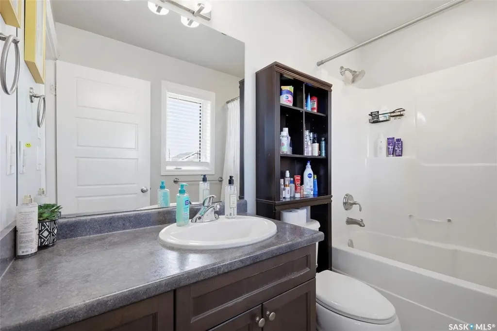 351 Kolynchuk Manor Saskatoon SK S7T 0W3