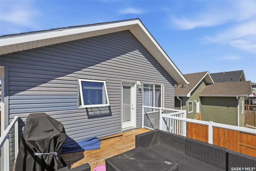 351 Kolynchuk Manor Saskatoon SK S7T 0W3