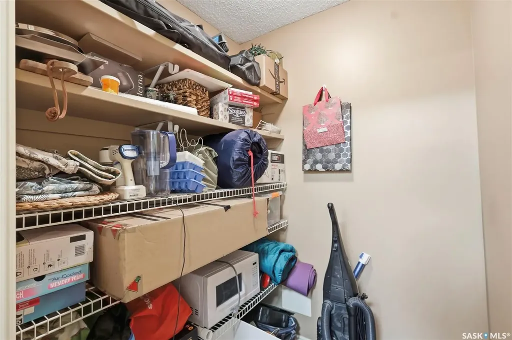 1121 1a Mckercher Drive Saskatoon SK S7H 5B8