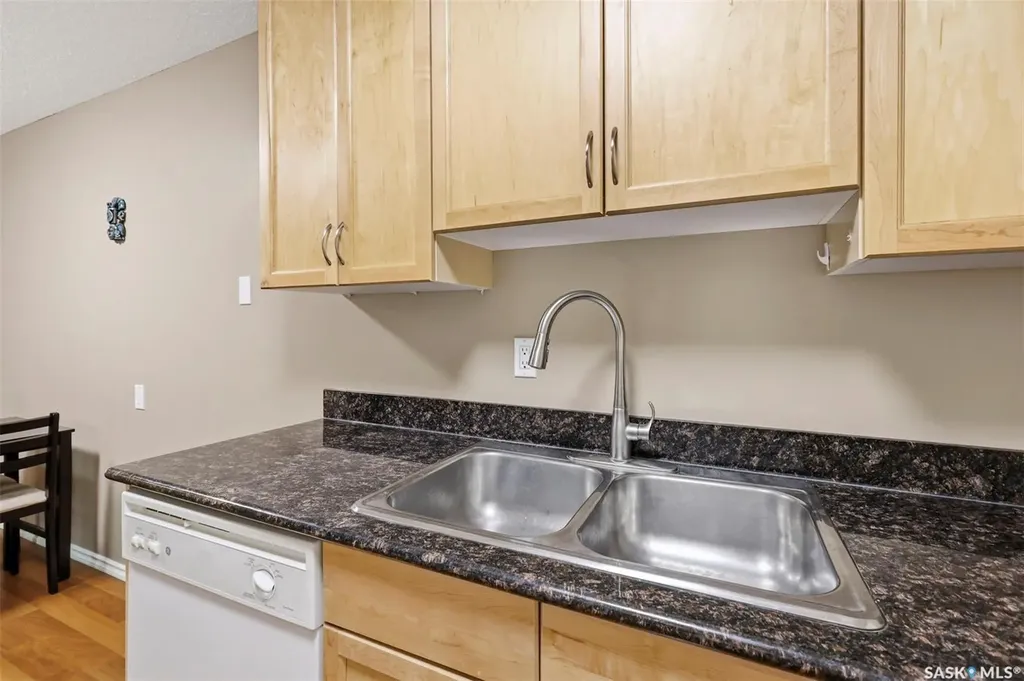 1121 1a Mckercher Drive Saskatoon SK S7H 5B8